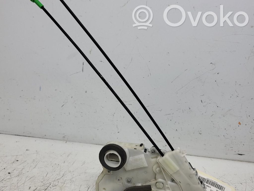Toyota Yaris Zamek drzwi przednich 