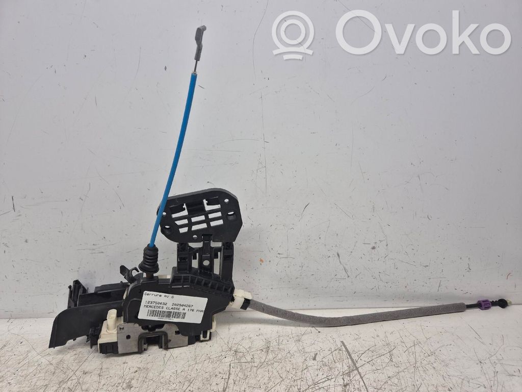 Mercedes-Benz A W176 Etuoven lukko 