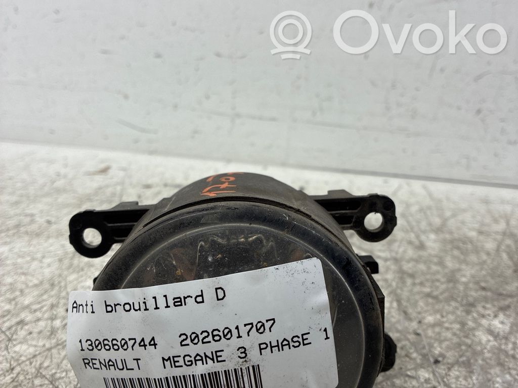 Renault Megane III Światło przeciwmgłowe przednie 