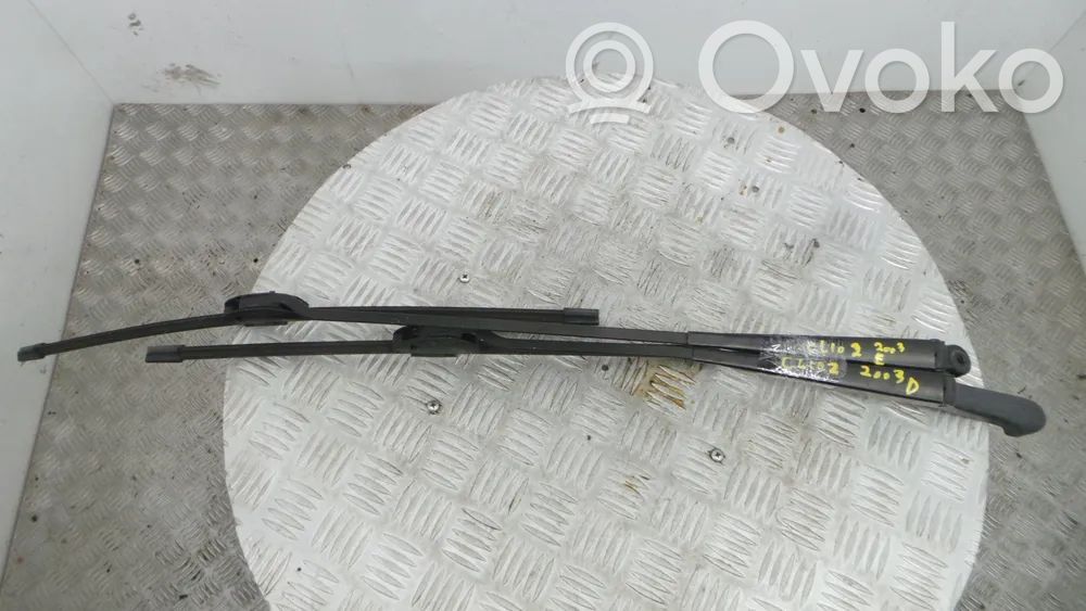 Renault Clio II Priekinio stiklo valytuvų kojelė 