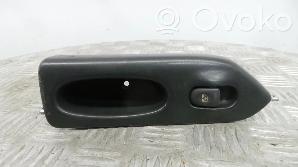 Renault Laguna I Electric window control switch 