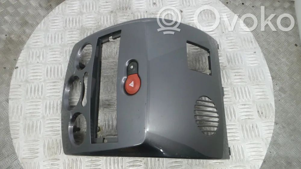 Renault Clio III Tunel środkowy 
