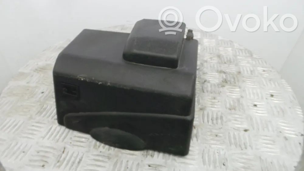 Citroen C3 Akkulaatikon alustan kansi 