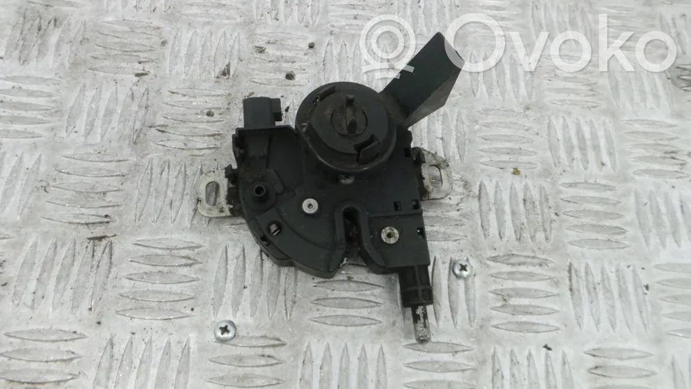 Engine bonnet/hood lock/latch loop/hook   3M5116700AC