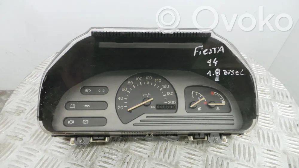 Ford Fiesta Geschwindigkeitsmesser Cockpit 