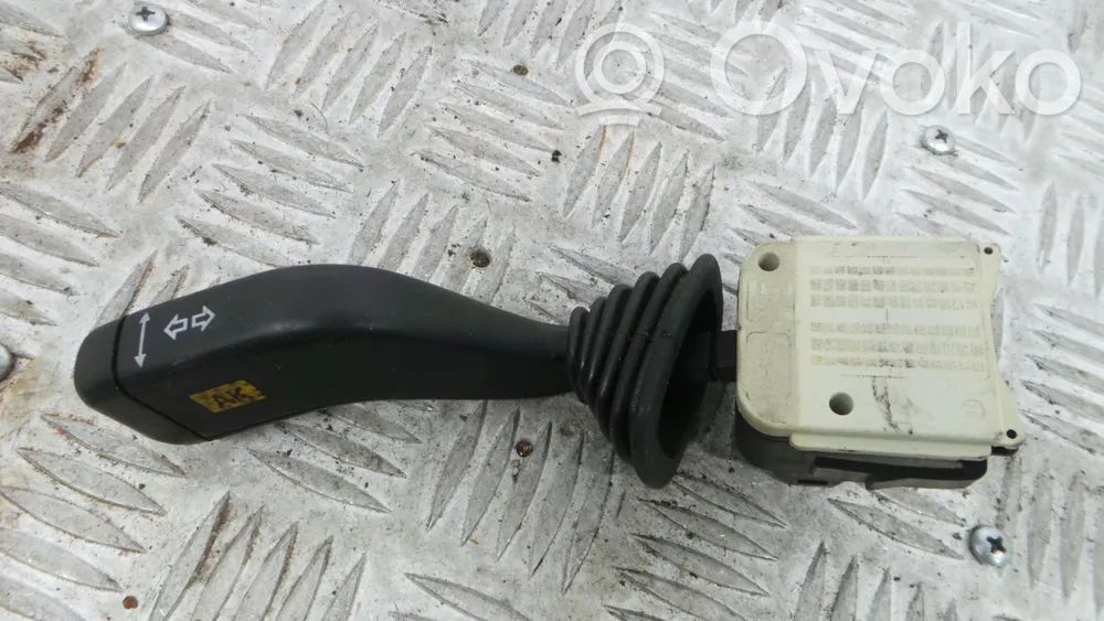 Opel Corsa B Leva indicatori 