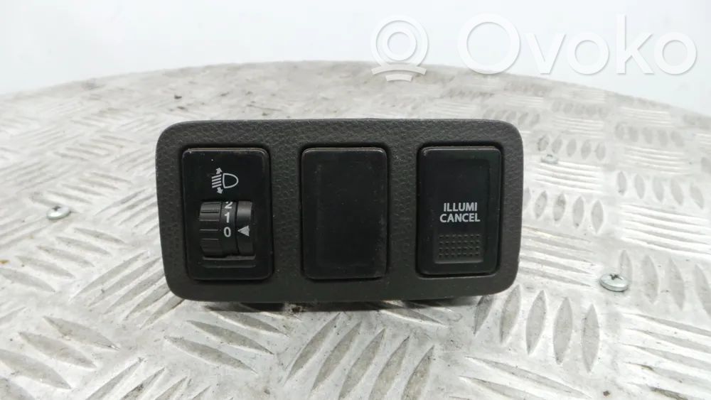 Headlight level height control switch   7331262J10