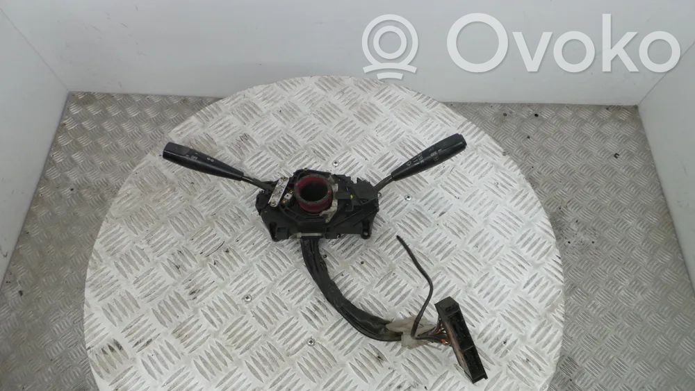Toyota Corolla E10 Interrupteur d’éclairage 