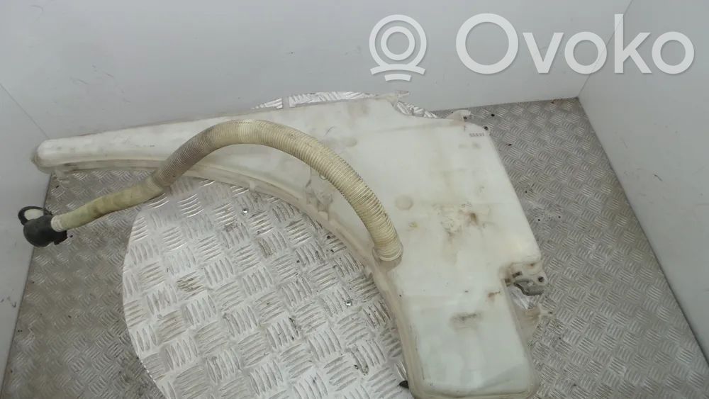 Windshield washer fluid reservoir/tank   61677124231,61677117842,61177068998,61677068996