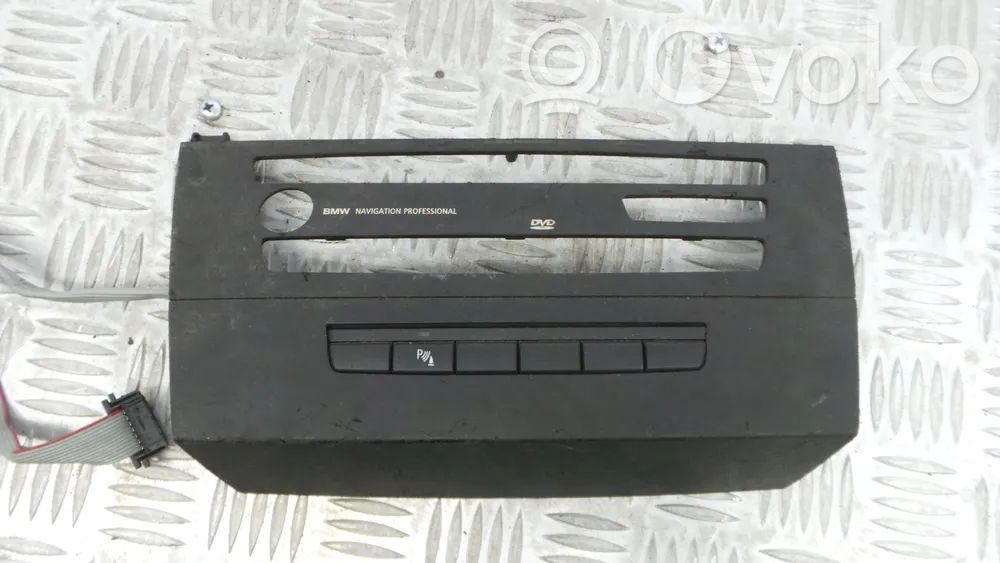BMW 3 E90 E91 Moldura de la unidad delantera de radio/GPS 