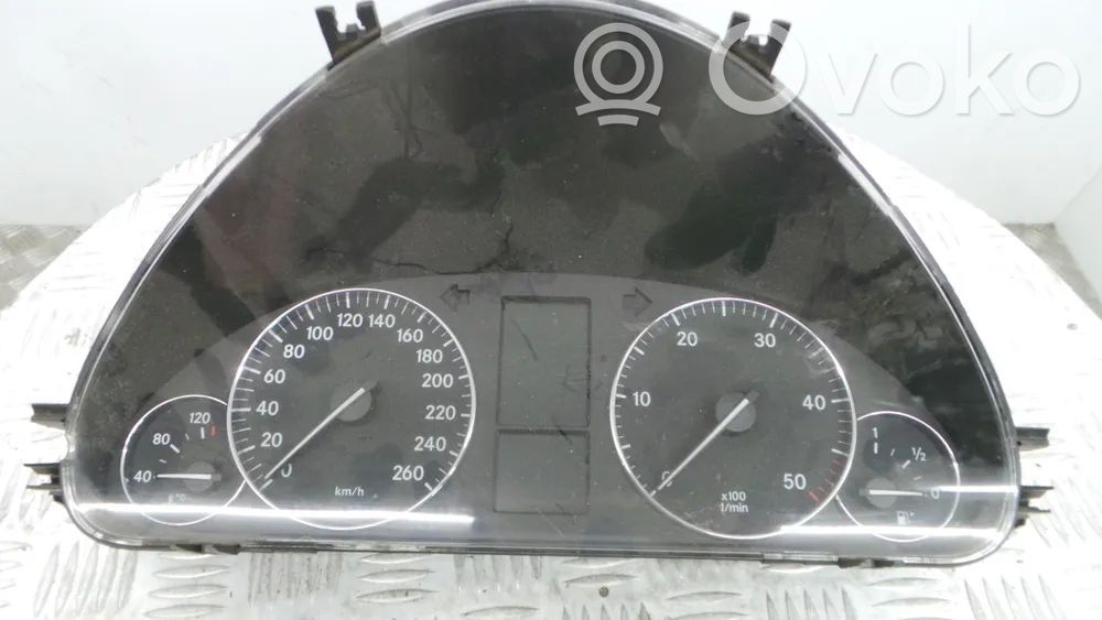 Mercedes-Benz C W203 Licznik / Prędkościomierz 