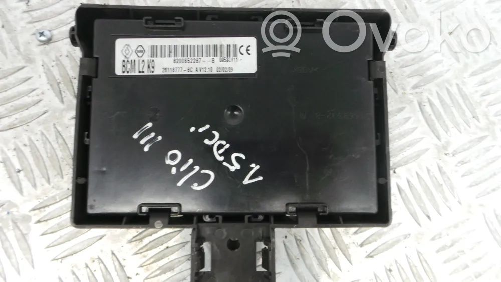 Renault Clio III Fuse box set 