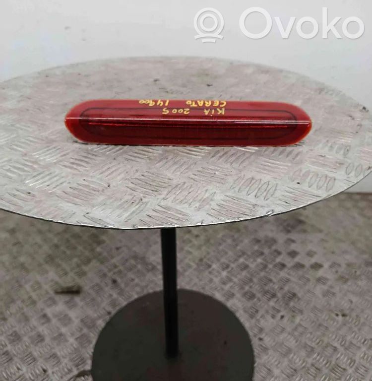 KIA Cerato Troisième feu stop 