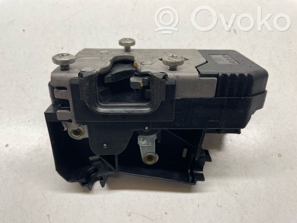 Renault Trafic II (X83) Front door lock 