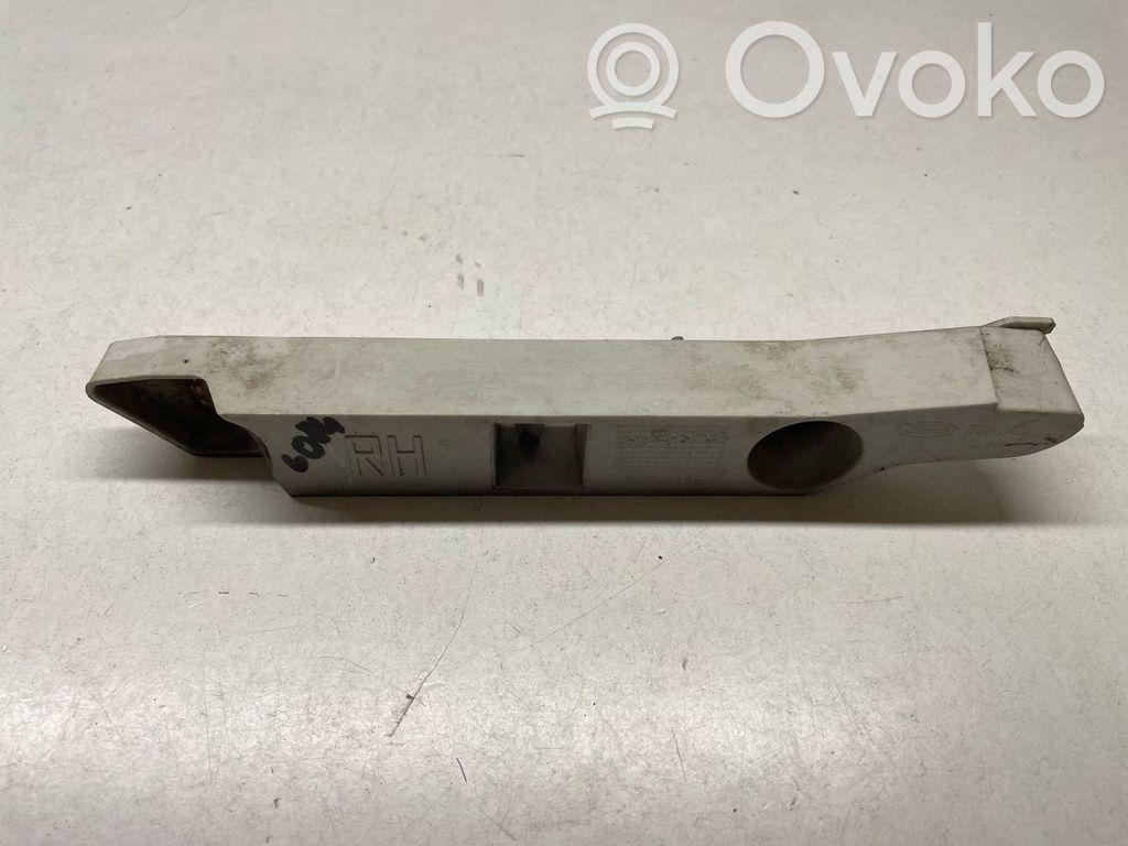 Ford Focus Front bumper mounting bracket 
