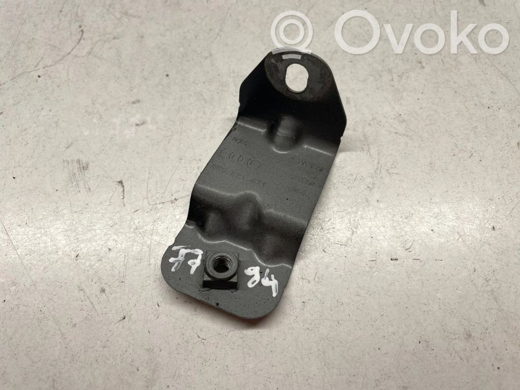 Fender mounting bracket   8W6821471