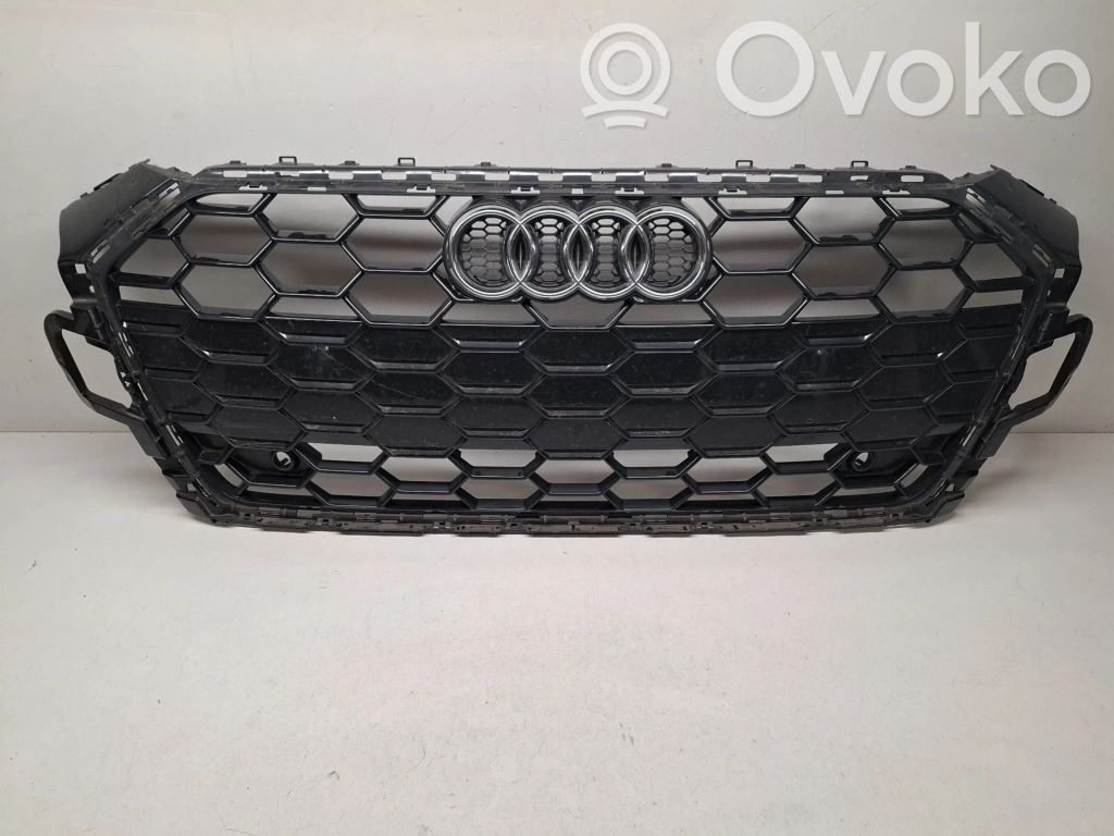 Audi A5 Augšējais režģis 