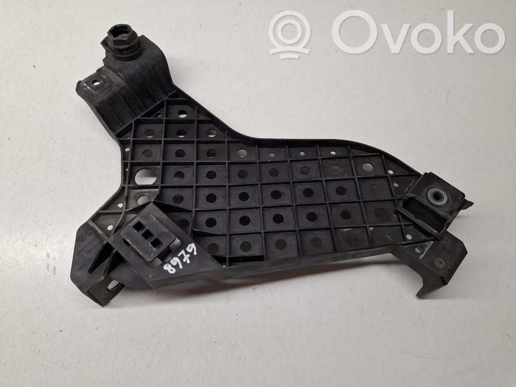 Audi Q3 8U Headlight/headlamp mounting bracket 