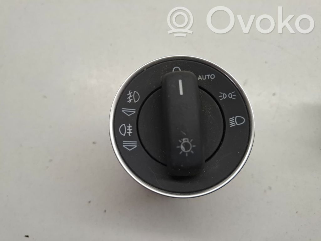 Light switch   4E0941531G