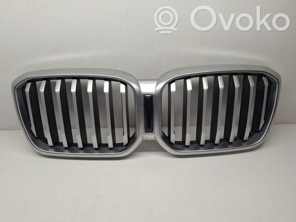 BMW X3 G01 Etupuskurin ylempi jäähdytinsäleikkö 
