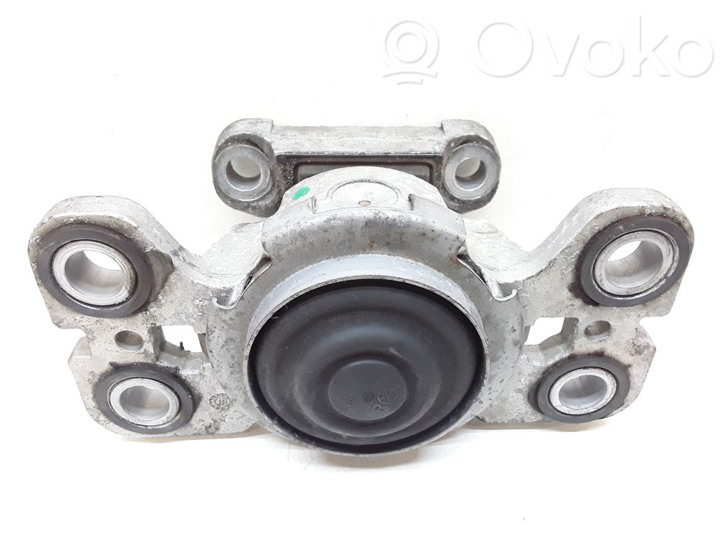 Volvo V70 Engine mount bracket 