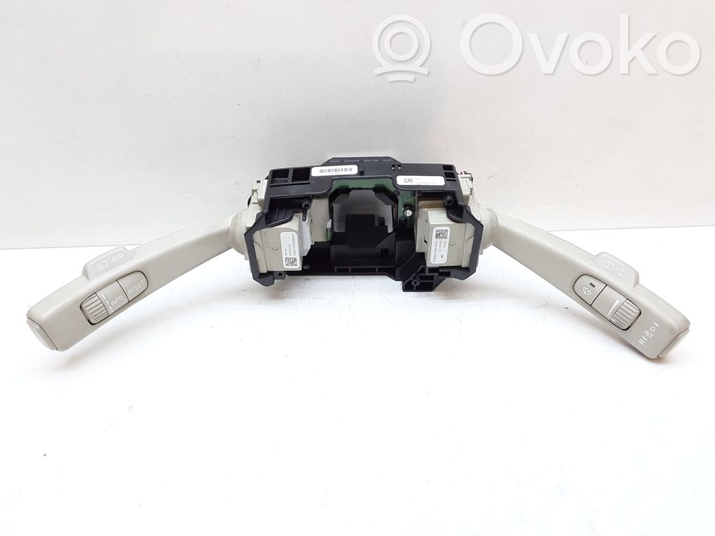 Volvo V70 Wiper turn signal indicator stalk/switch 