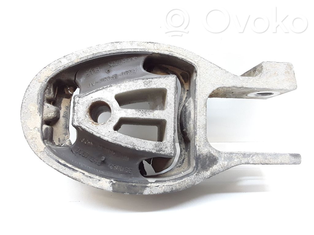 Volvo V70 Engine mount bracket 