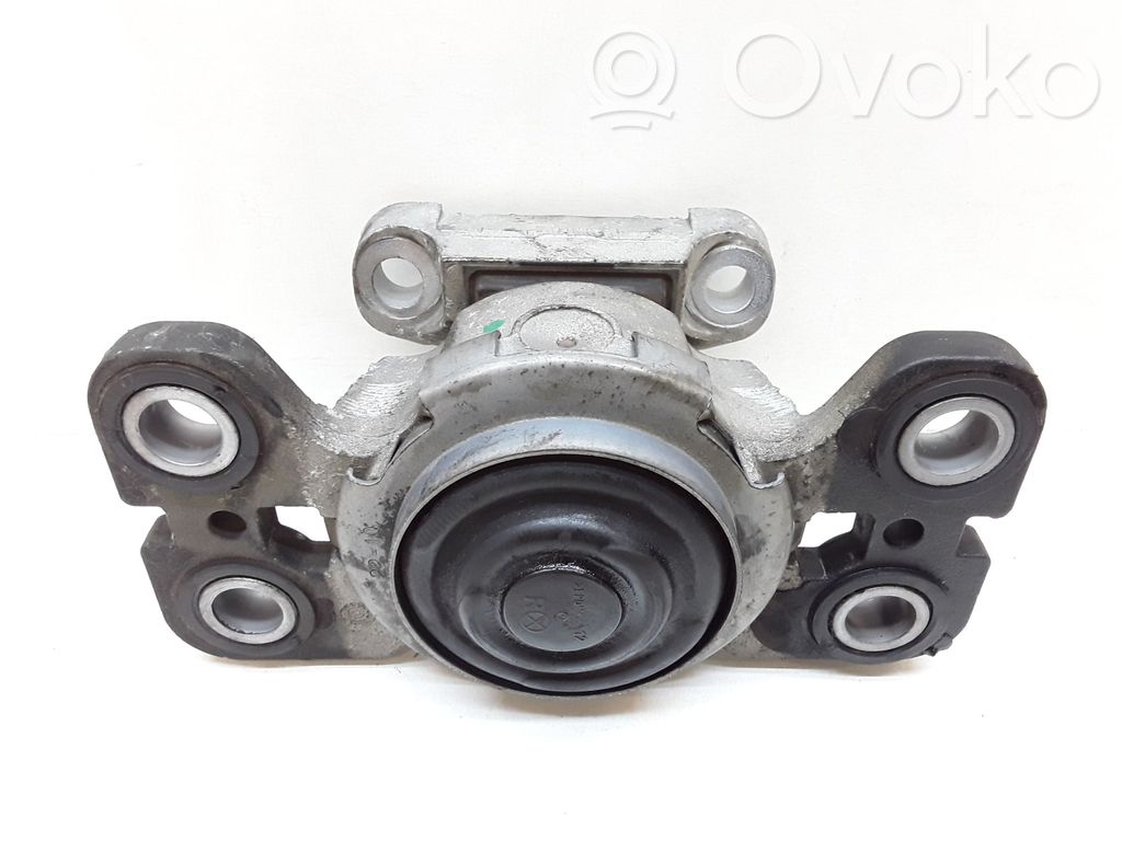Volvo XC60 Engine mount bracket 