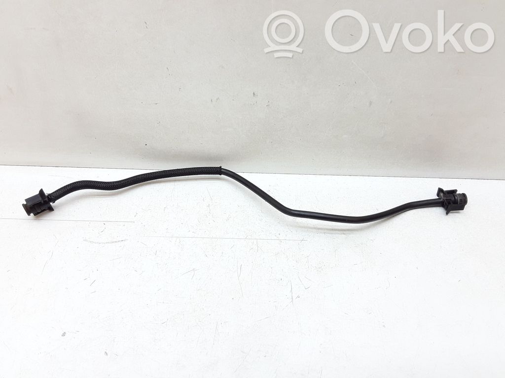 Engine coolant pipe/hose