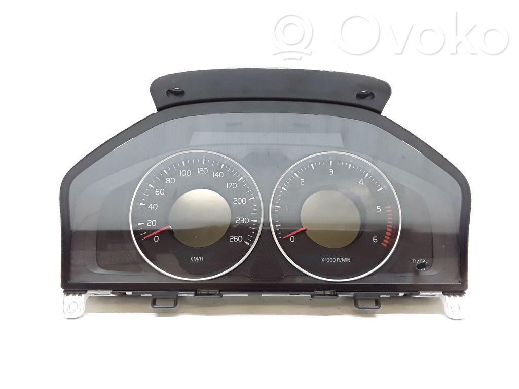 Volvo V70 Speedometer (instrument cluster) 