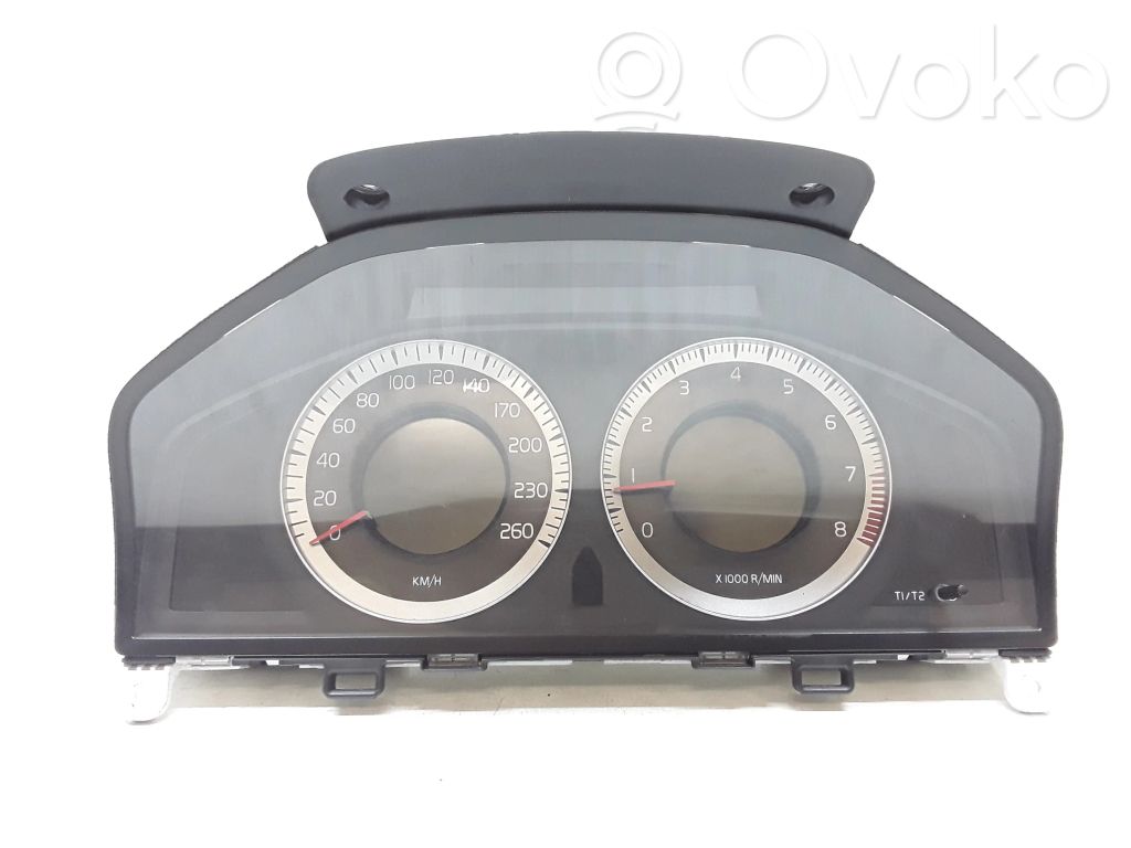 Volvo V70 Speedometer (instrument cluster) 