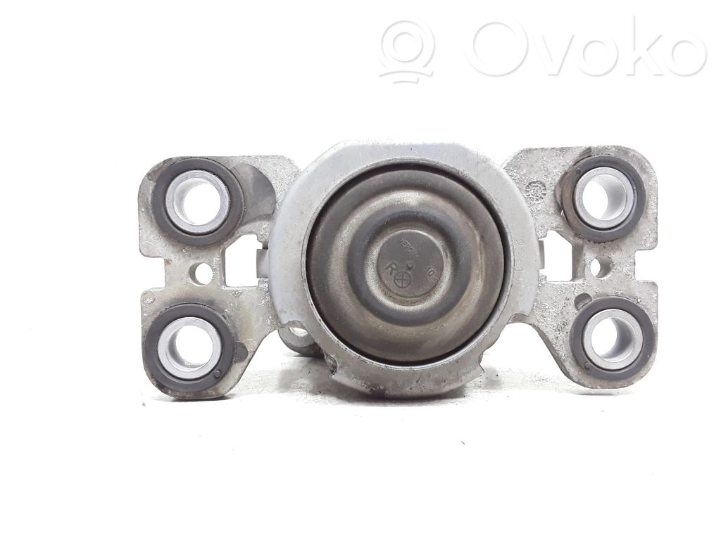 Volvo XC60 Engine mount bracket 