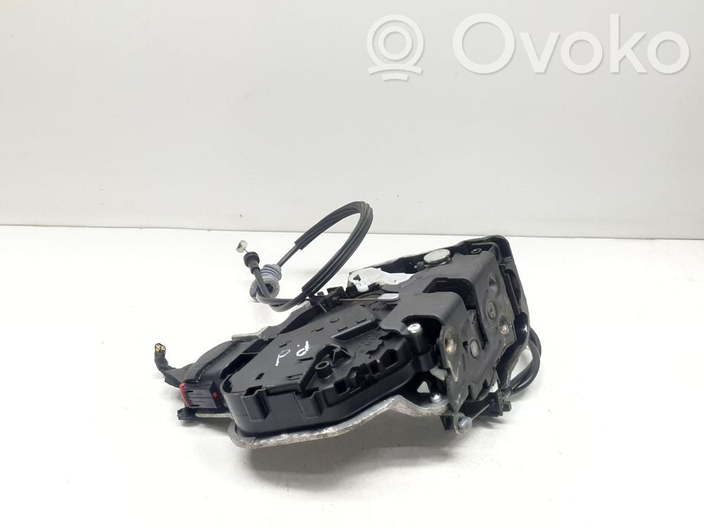 Volvo V50 Priekšpusē slēdzene 