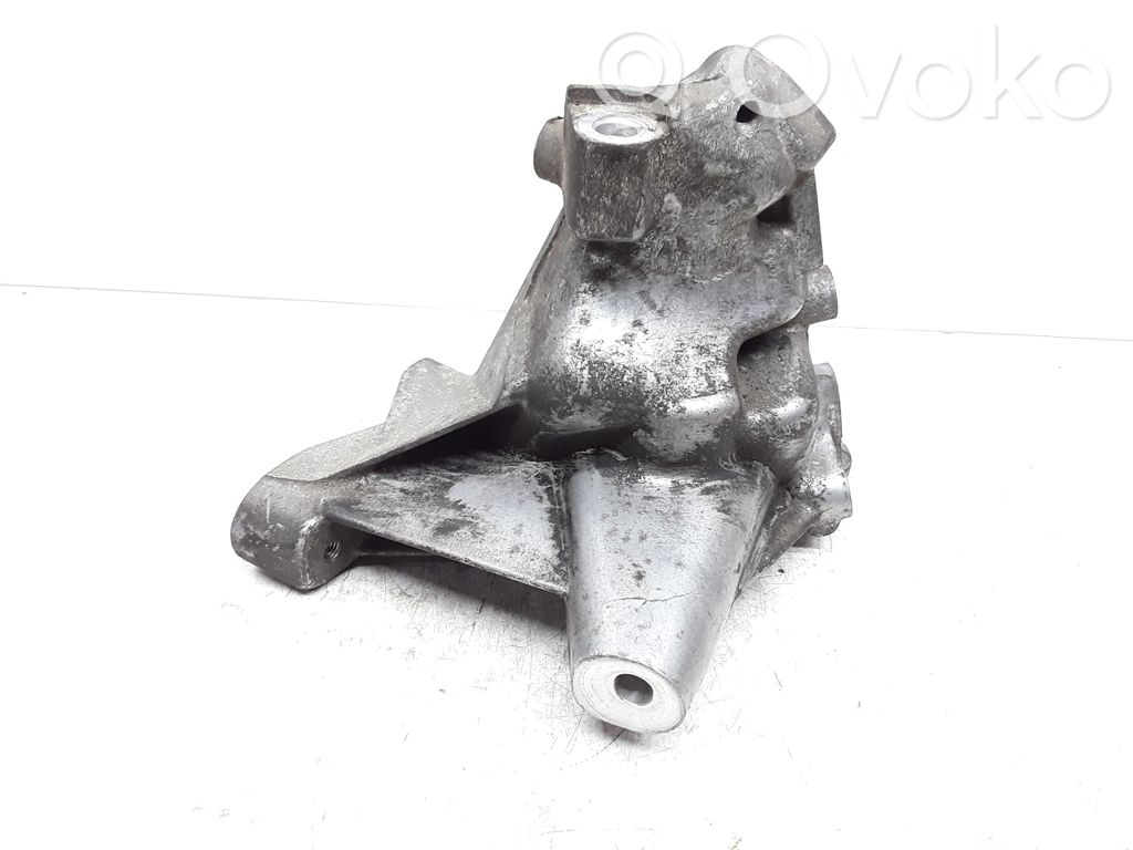 Engine mounting bracket   6G9N19D624BC