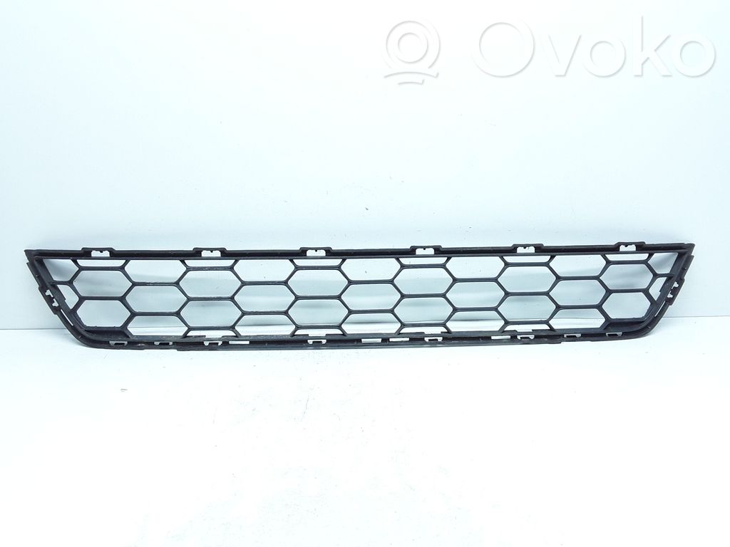 Volvo V40 Cross country Rejilla inferior del parachoques delantero 