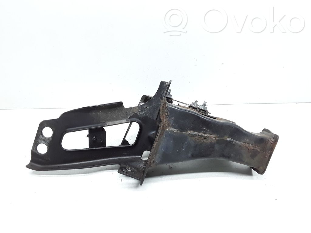 Volvo V60 Front bumper shock/impact absorber 