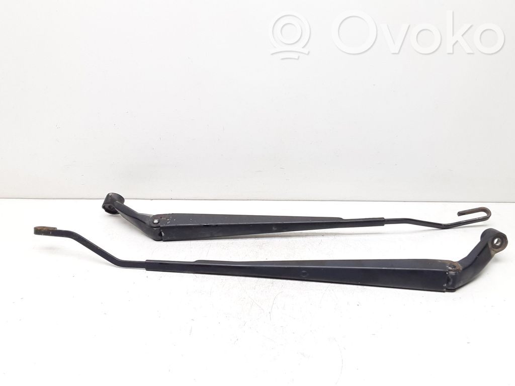 Toyota Corolla E120 E130 Front wiper blade arm 