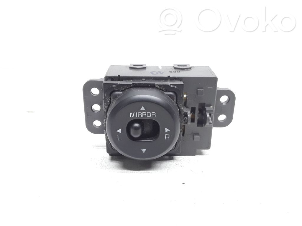 Wing mirror switch   93530A2900