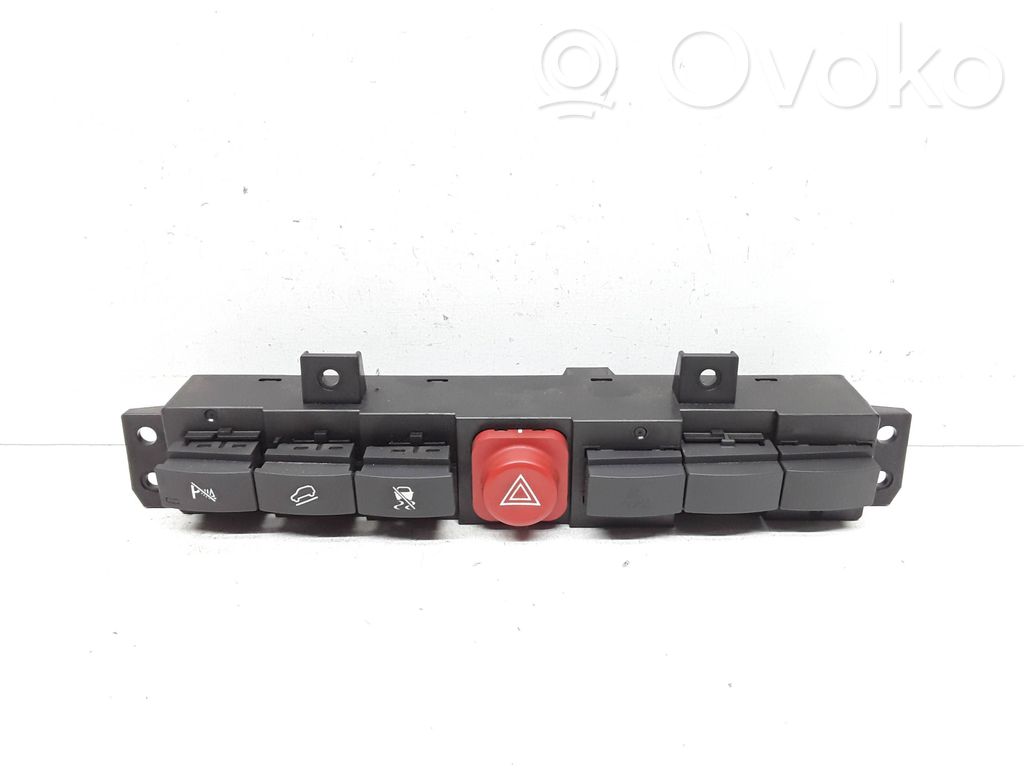 Hazard light switch   96673013