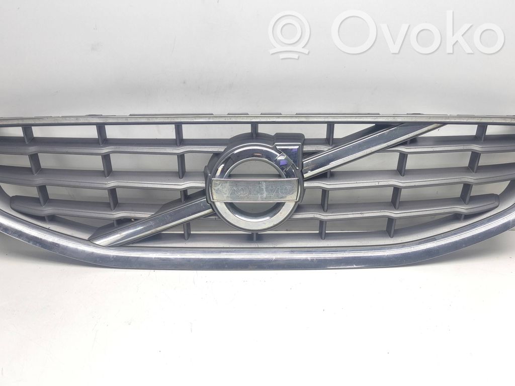 Volvo V60 Maskownica / Grill / Atrapa górna chłodnicy 