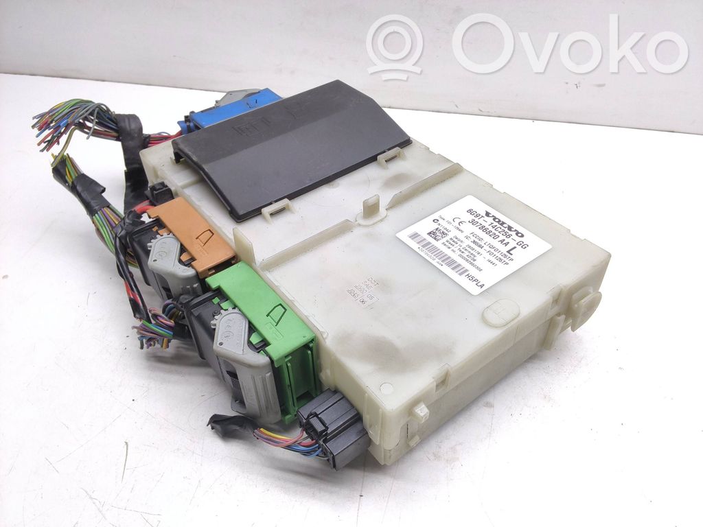 Volvo S80 Fuse module 