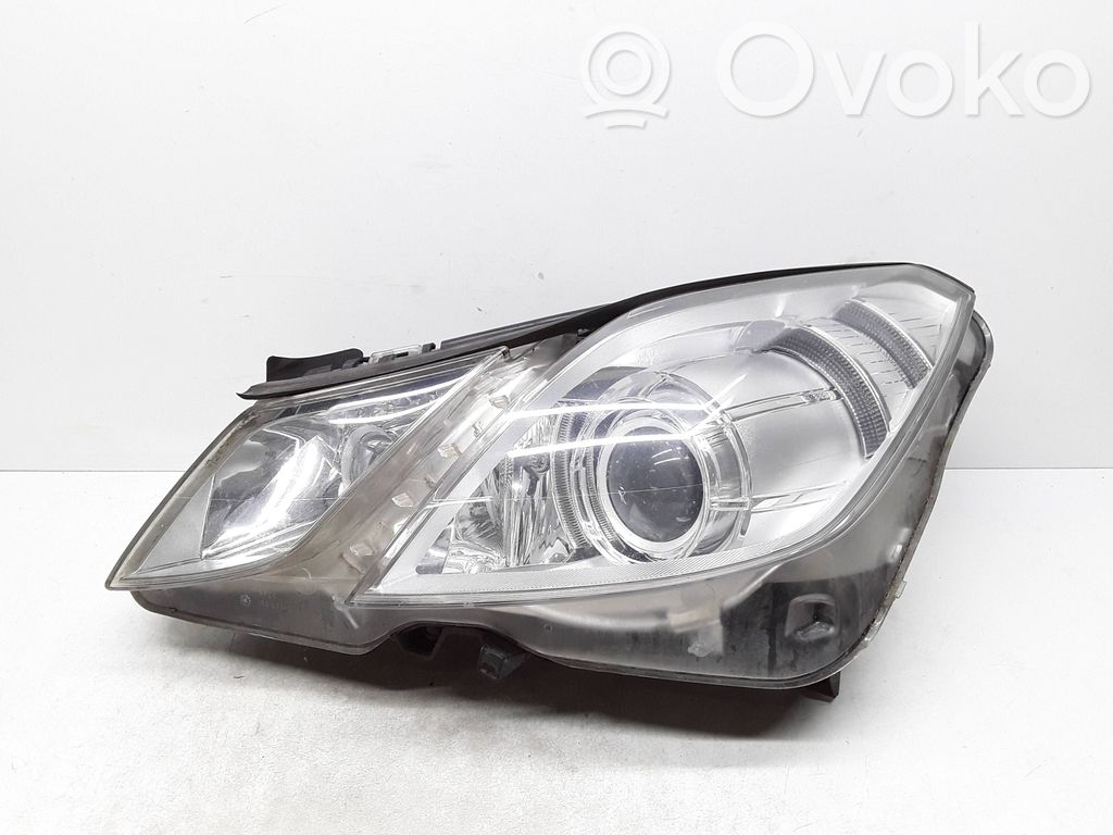 Mercedes-Benz E C207 W207 Phare frontale 