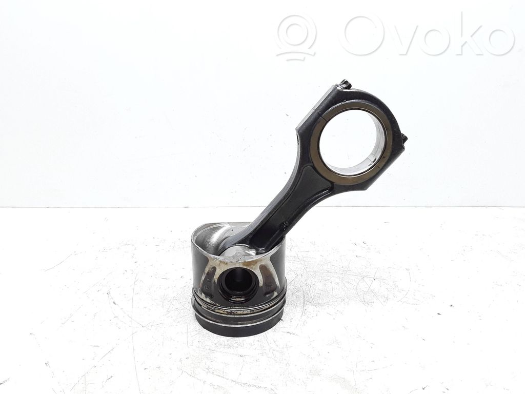 Mercedes-Benz C W204 Pistone con biella