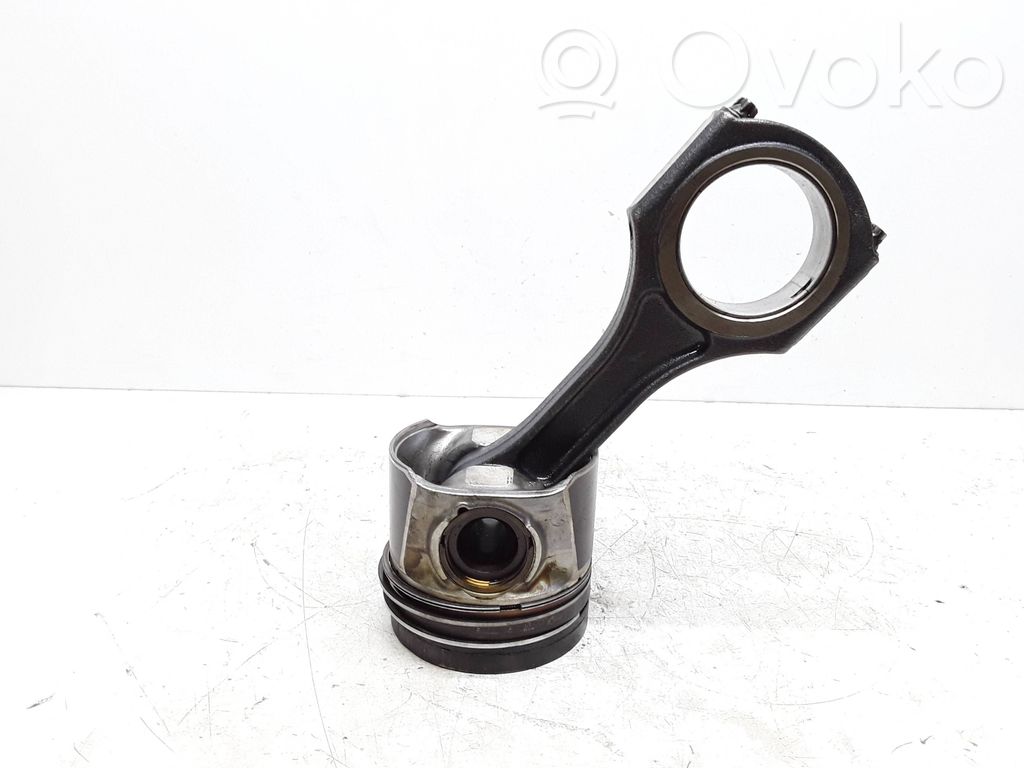 Mercedes-Benz C W204 Pistone con biella