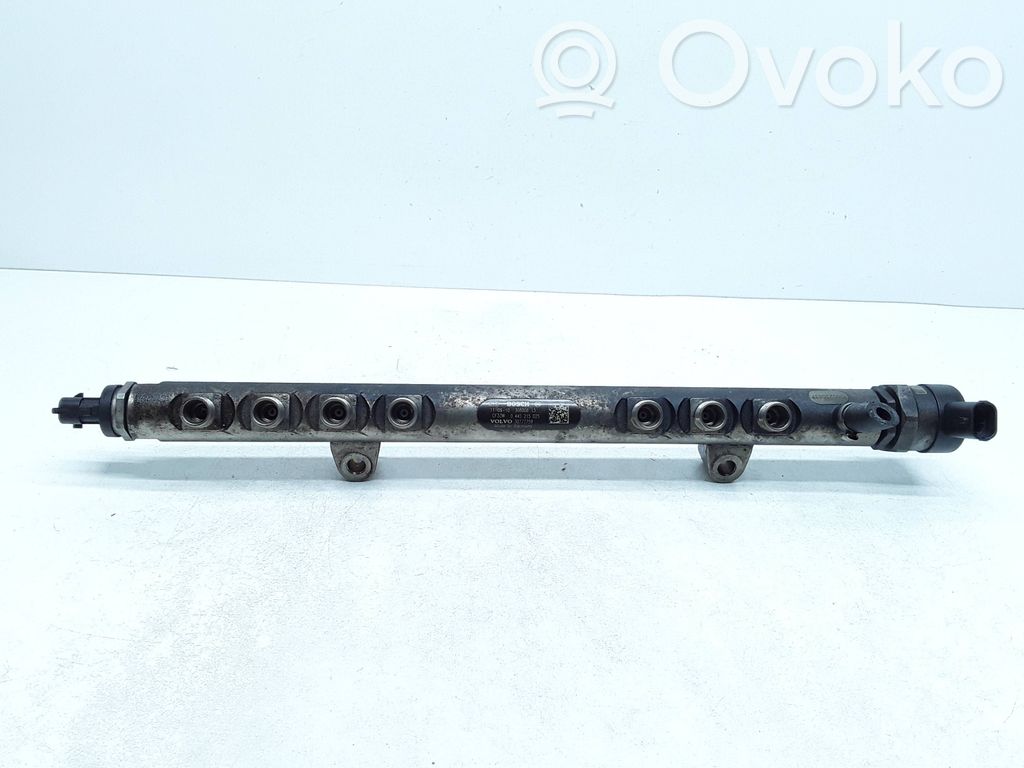 Volvo V60 Listwa wtryskowa