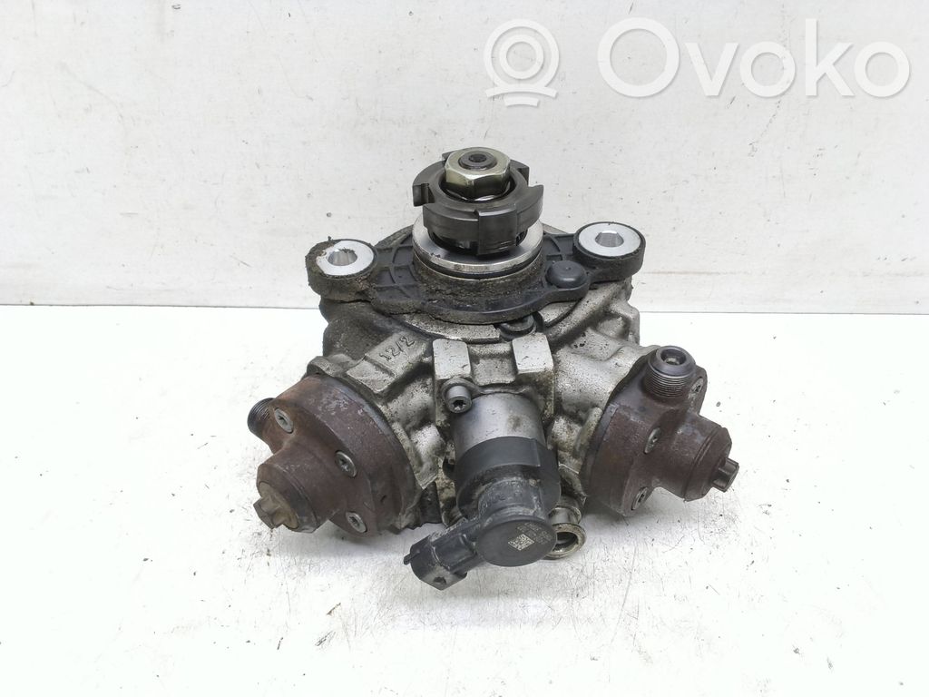 Volvo V70 Polttoaineen ruiskutuksen suurpainepumppu 