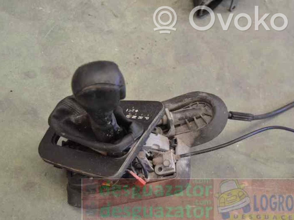 BMW X3 E83 Gear shifter/selector 