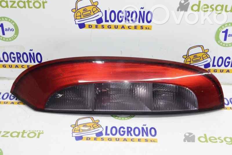 Opel Corsa C Aizmugurējais lukturis virsbūvē 