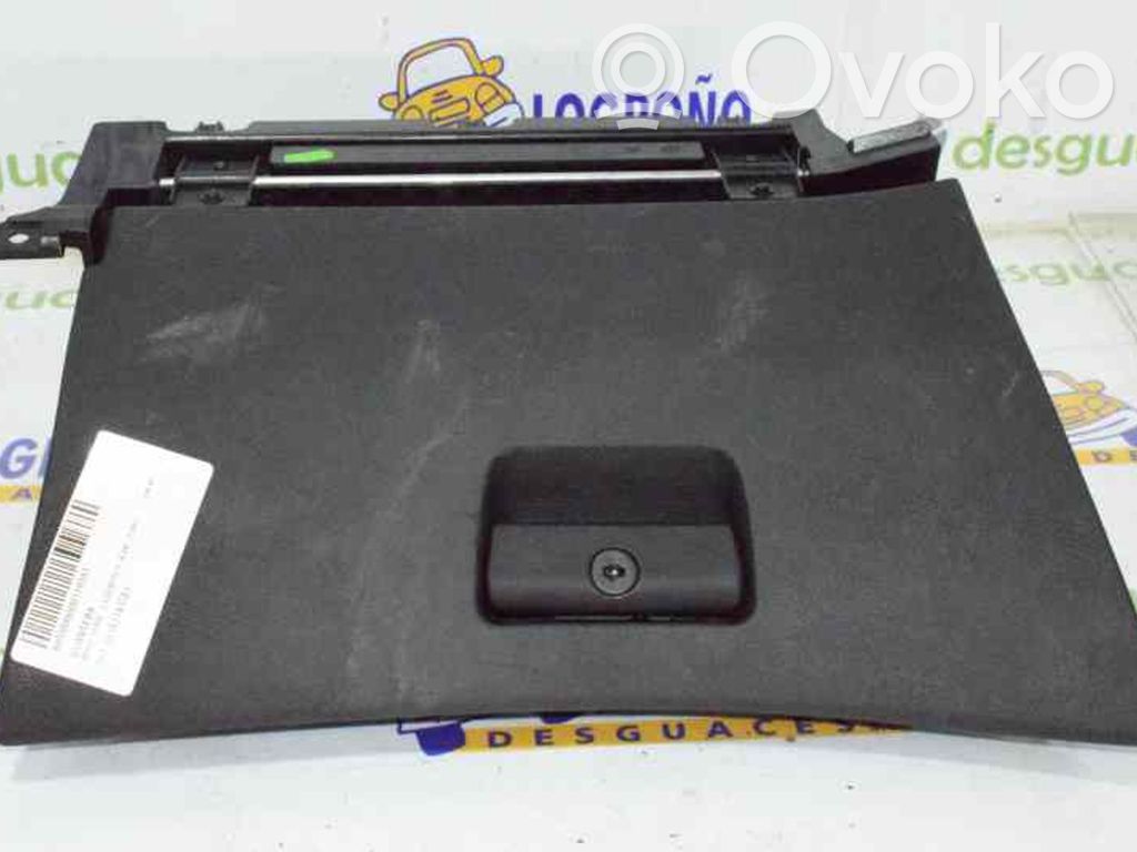 Glove box   51168196111
