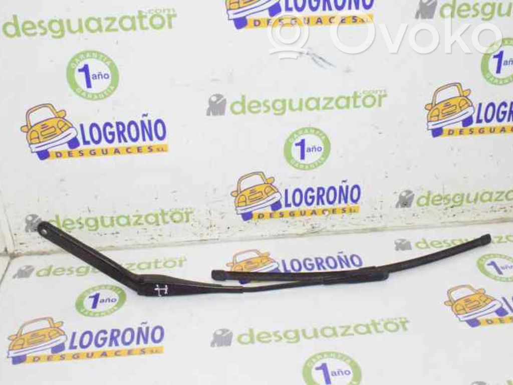 BMW 1 E81 E87 Brazo del limpiaparabrisas delantero 
